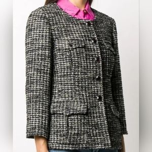 Authentic Chanel tweed jacket sz 36 M8679 12A